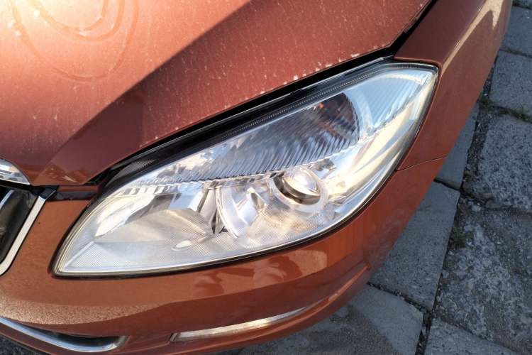 Used Skoda Fabia 2014 1.6L Automatic Crystal Edition
