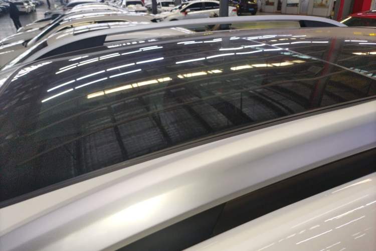 Used Roewe RX5 2025 PLUS 330TGI Automatic Trendsetting Smart Edition Roof