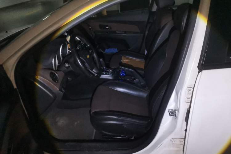 Used Chevrolet Cruze 2013 Hatchback 1.6L Automatic Luxury Model
