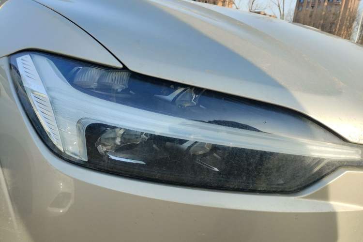 Used Volvo XC60 2021 T5 4x4 Smart Luxury Edition Right Front Headlight