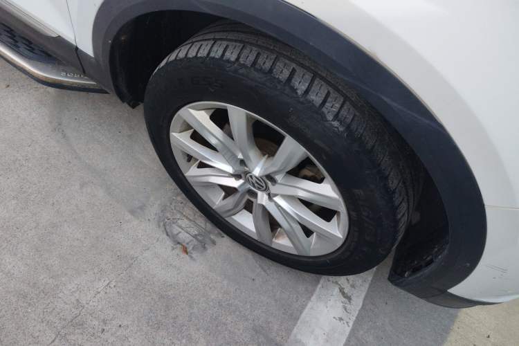 Used Volkswagen T-ROC 2019 230TSI DSG Two-Wheel-Drive Advanced Version China VI Standard Right Front Wheel Hub