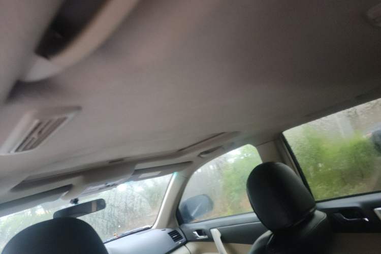 Used Toyota Highlander 2012 2.7L Two-Wheel Drive 7-Seater Luxury Edition Headliner