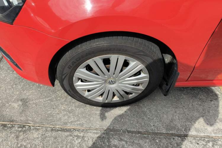 Used Volkswagen Polo 2016 1.6L Automatic Comfort Model Left Front Wheel Hub