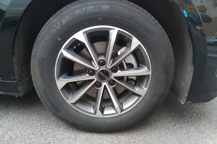 Used BYD Destroyer 05 2024 HONOR Edition DM-i 55KM Luxury Model Right Front Wheel Hub