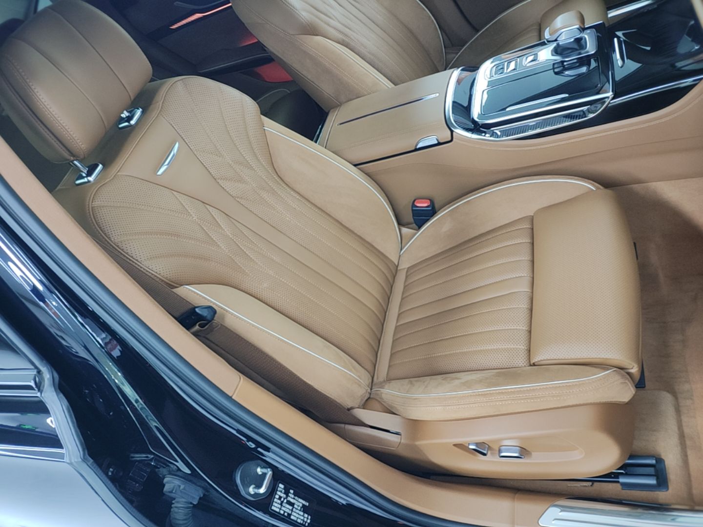 Hongqi H9 2025 2.0T Two-Wheel Drive Flagship Private Enjoyment Fashion Edition 5 Seats — снимка 19
