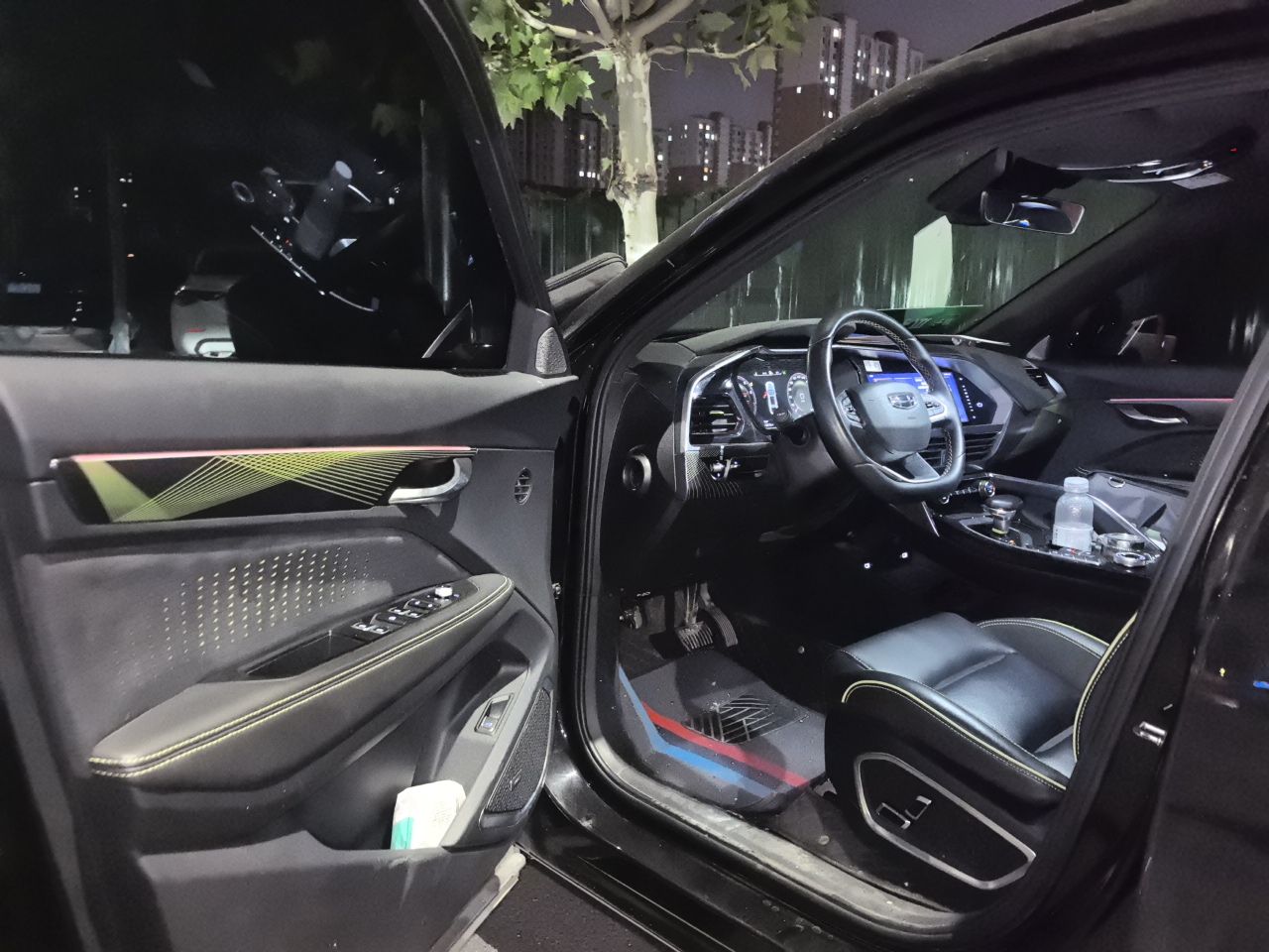 Geely Auto Monjaro S 2021 2.0TD Automatic Two-Wheel Drive Lightning Edition — снимка 13