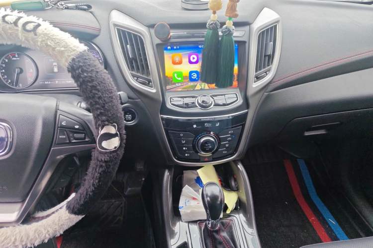 Used CHANGAN CS75 2017 Shangkui Edition 1.5T Automatic Fengxiang Model Audio And AC Panel