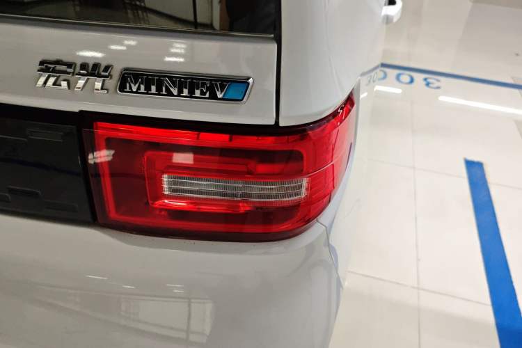 Used Wuling Hongguang MINIEV 2022 Zizai Version Lithium Iron Phosphate Right Rear Taillight