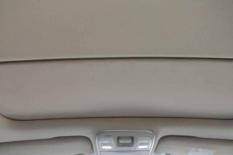 Used Geely Auto Emgrand GS 2017 Sport Edition 1.3T Automatic Smart Connectivity Model Headliner