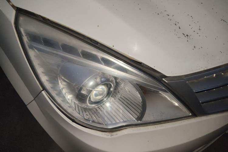 Used BAIC Weiwang M20 2014 1.5L Basic Version DAM15DL Right Front Headlight