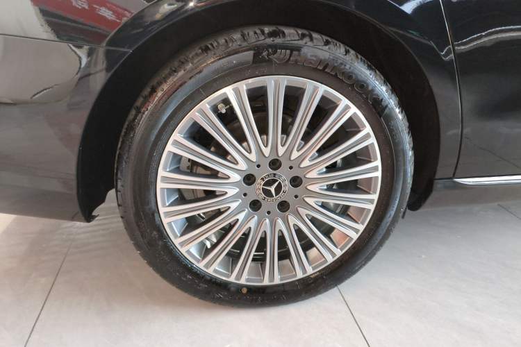 Used Mercedes-Benz E-Class 2023 Updated E 300 L Luxury Edition
