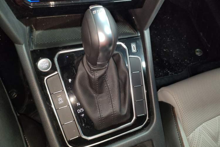 Used Volkswagen Magotan 2025 Revised Version Zhongxiang Edition 330TSI DSG Luxury Trim