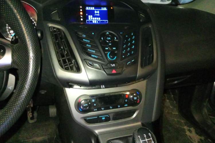Used Ford Focus 2012 Sedan 1.6L Manual Fashion Edition