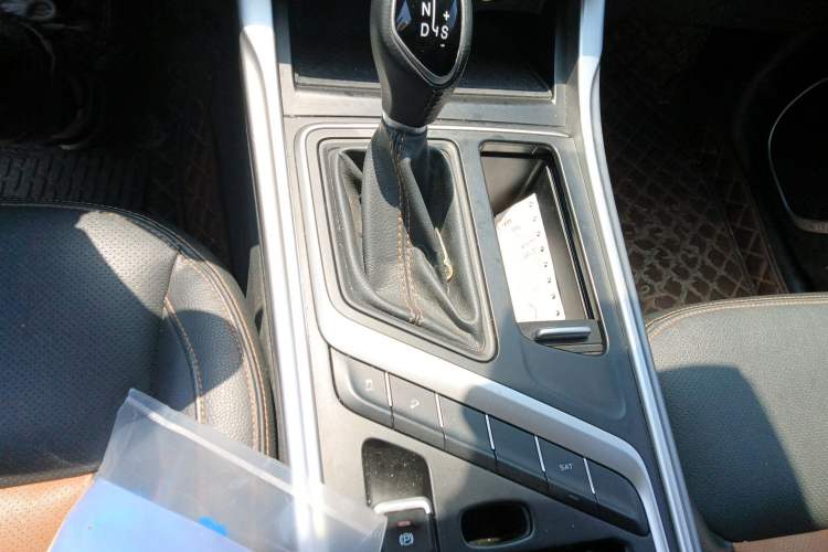 Used Geely Auto Vision X6 2018 1.4T CVT 4G Connected Luxury Version