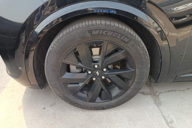 Used Li Auto L8 2023 Pro Model Left Front Wheel Hub