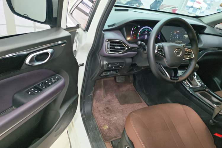 Used GAC Trumpchi M6 2025 Model MAX 270T WDCT Luxury Edition
