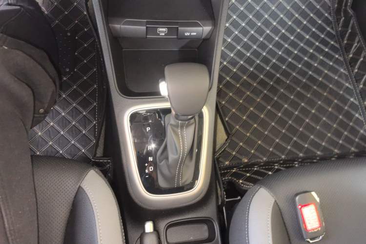 Used Kia kx1 Stonic 2021 1.4L CVT Fun & Sunroof Model
