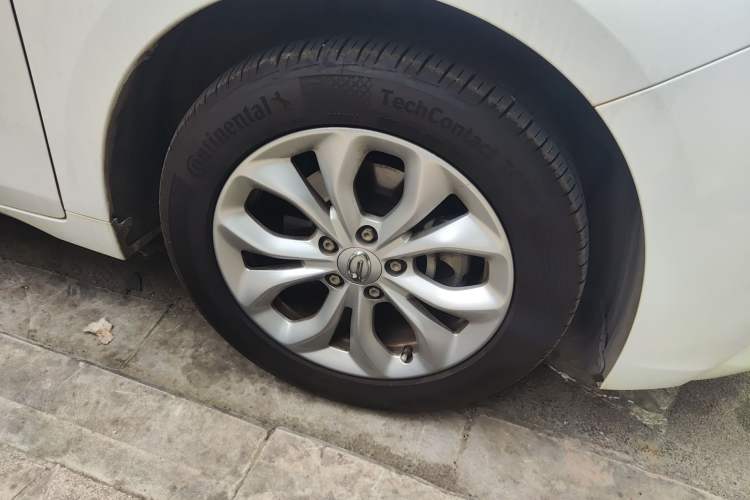 Used GAC Trumpchi GA4 2018 200T Automatic Luxury Edition Right Front Wheel Hub