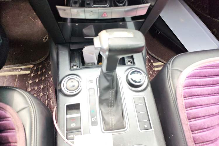 Used Haval H9 2016 2.0T Four-Wheel Drive Luxury Version 5 Seats