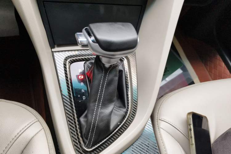 Used Buick GT 2016 15N Automatic Elite Edition Gear Lever