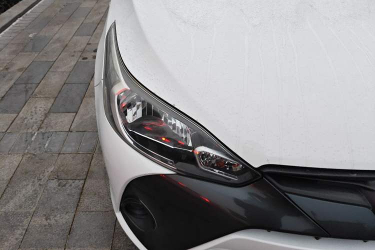 Used Toyota YARiS L Zhi Xuan 2017 1.5E CVT Enhanced Performance Edition Right Front Headlight