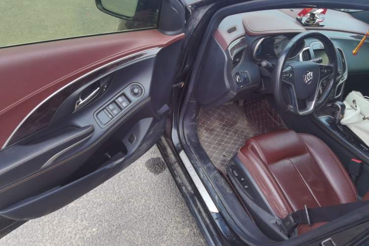 Used Buick LaCrosse 2013 2.4L SIDI Elite Comfort Version Driver Seat