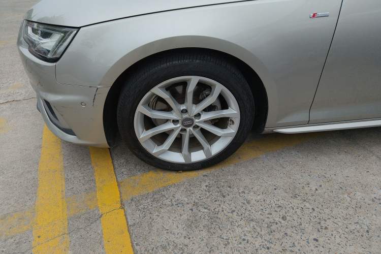 Used Audi A4L 2019 40 TFSI Fashion Version China V