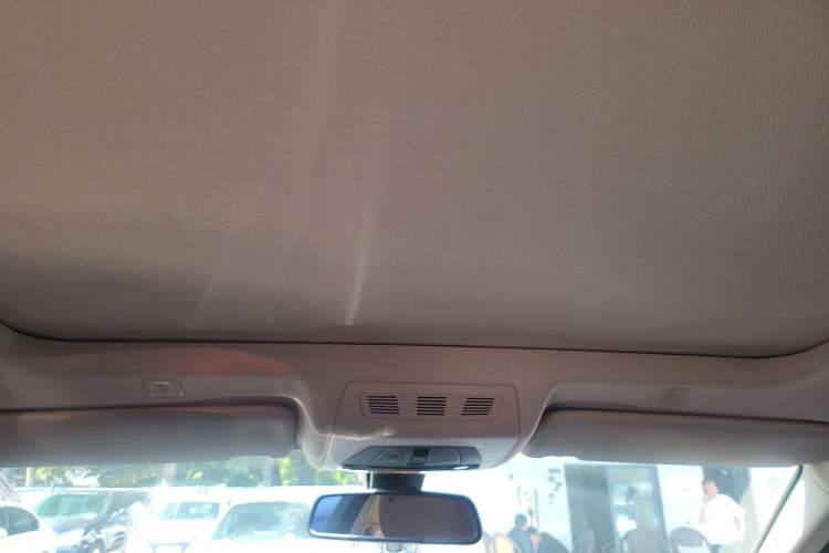 Used BMW 5 Series 2014 528Li Leading Model Headliner