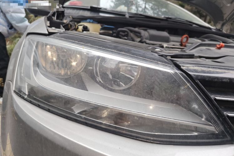 Used Volkswagen Sagitar 2012 1.4TSI Automatic Luxury Edition Right Front Headlight