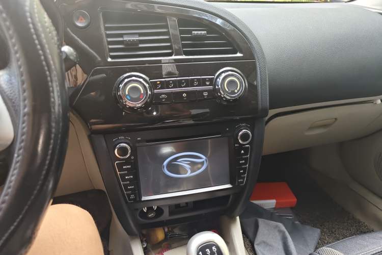 Used Soueast V3 Lingyue 2014 1.5L Manual Entry-Level Version