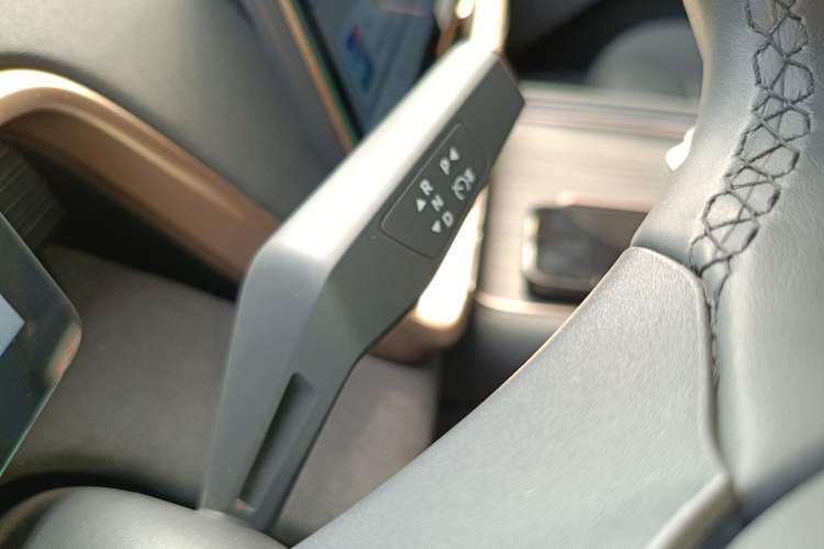 Used Dongfeng eπ eπ008 2024 210Max Range-Extended Version 6 Seats