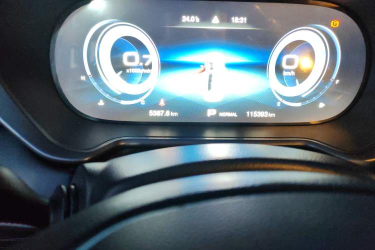 Used GAC Trumpchi GS4 2020 270T Automatic Luxury Smart Connectivity Version Odometer Close Up