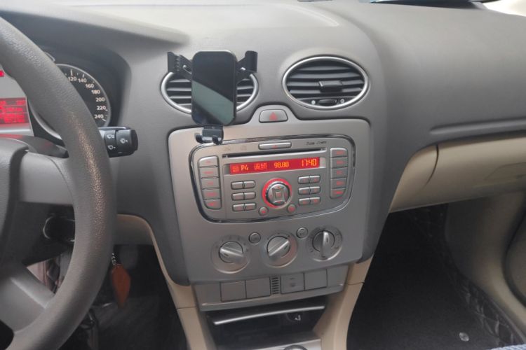 Used Ford Focus 2011 Sedan 1.8L Manual Classic Model
