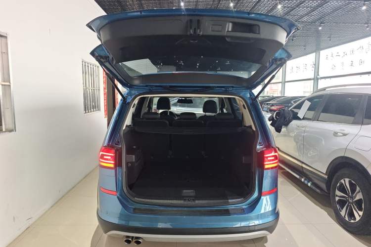 Used Volkswagen Touran 2018 Volkswagen Touran L 280TSI DSG Boundary Edition 7 Seats China V Emission Standard
