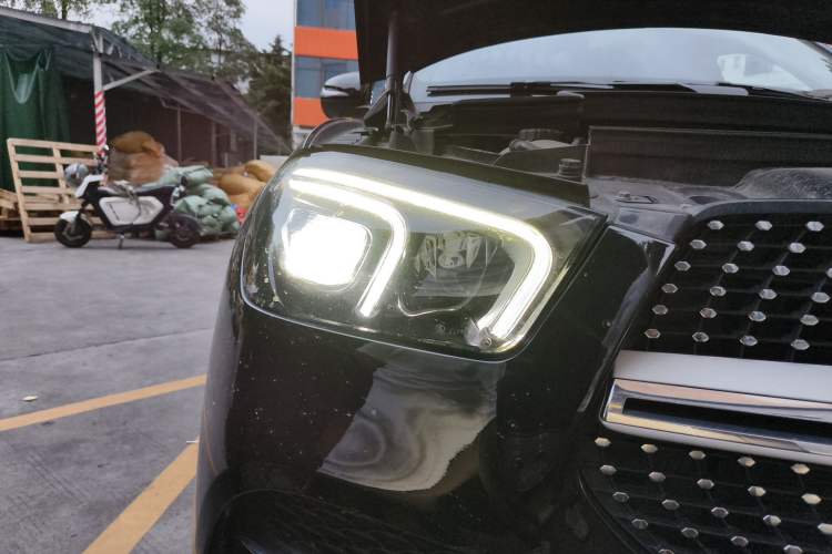 Used Mercedes-Benz GLE 2020 Facelifted GLE 350 4MATIC Luxury Edition Right Front Headlight