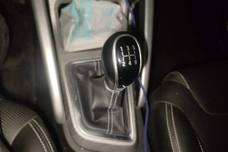 Used Geely Auto Vision X3 2017 1.5L Manual Luxury Model Gear Lever