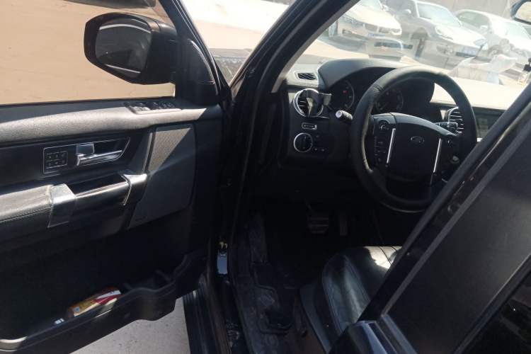 Used Land Rover Discovery 2014 3.0 SDV6 HSE Diesel Edition Driver Seat