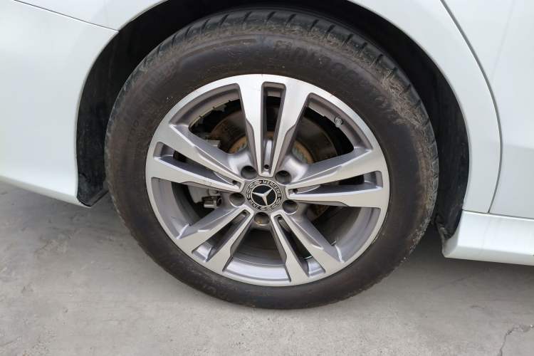 Used Mercedes-Benz C-Class 2021 C 200 L Fashion Edition Sport Version Right Rear Wheel Hub