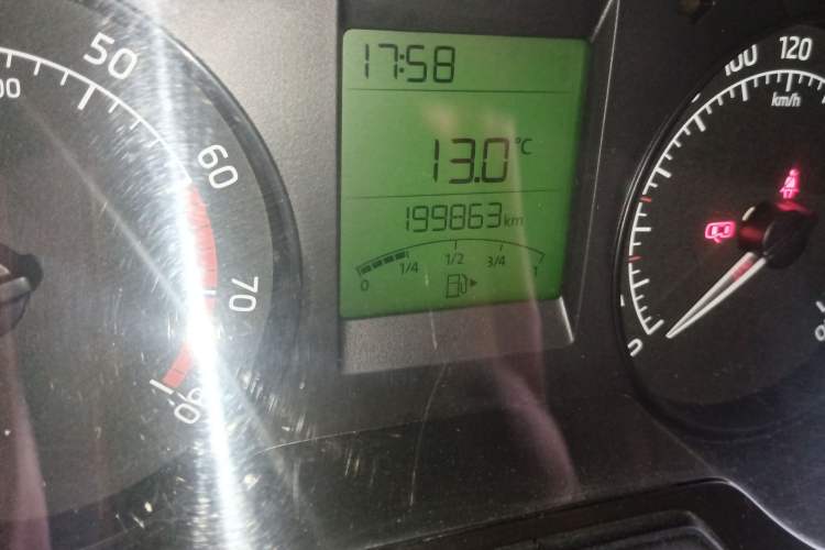 Used Skoda Rapid 2015 1.6L Manual Le Xuan Model