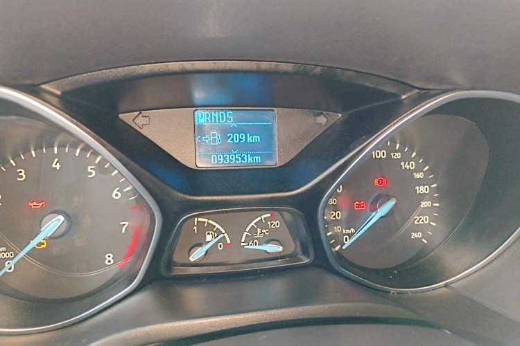 Used Ford Focus 2017 Hatchback EcoBoost 125 Automatic - Ultra-Powerful Style Edition with Smart Drive Features Instrument Cluster