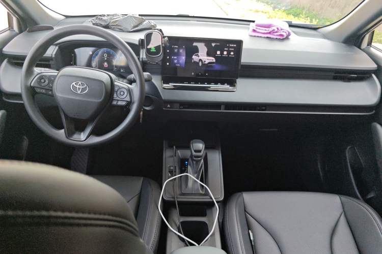 Used Toyota Corolla Cross 2026 Model 2.0L Pioneer Edition
