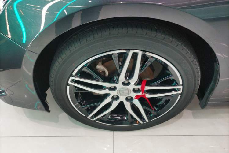 Used Honda Accord 2022 260TURBO Phantom Night · Prestige Edition Left Front Wheel Hub