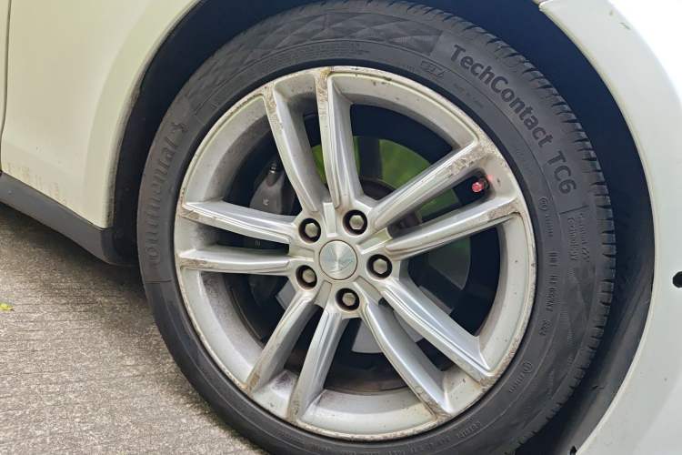 Used Tesla Model S 2016 S 90D Right Front Wheel Hub