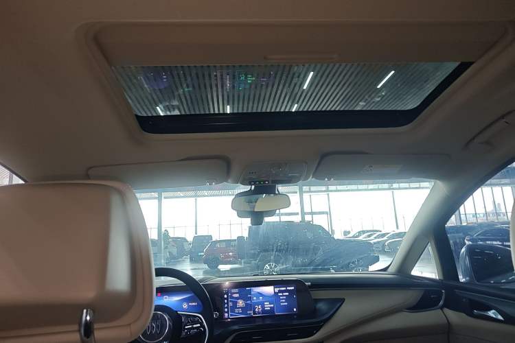 Used Buick GL8 New Energy 2025 Lu Shang Smart Enjoyment Edition 7-Seater Headliner