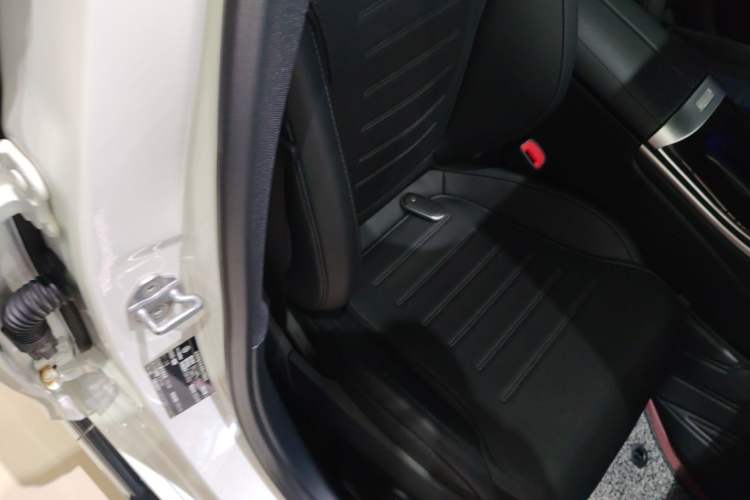 Used Mercedes-Benz C-Class 2023 Second Facelift C 260 L Sport Edition Right Front Seat