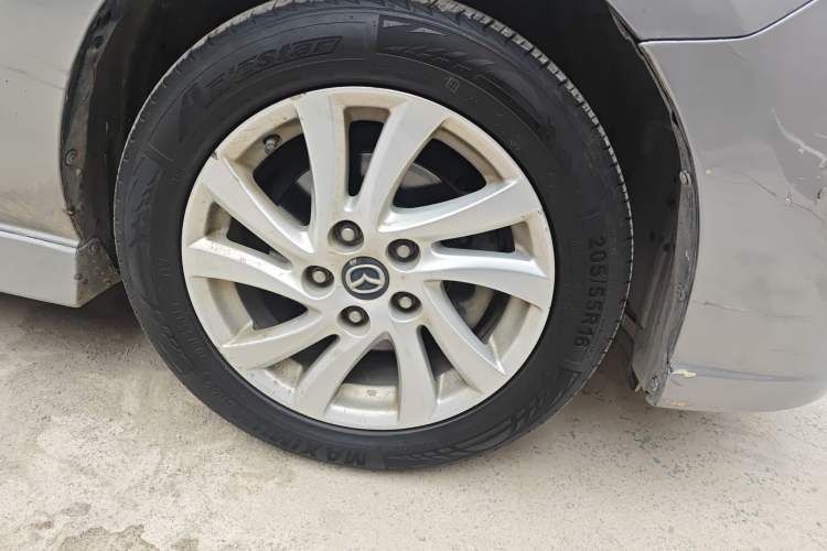 Used Mazda 5 2013 2.0L Automatic Luxury Edition Right Front Wheel Hub