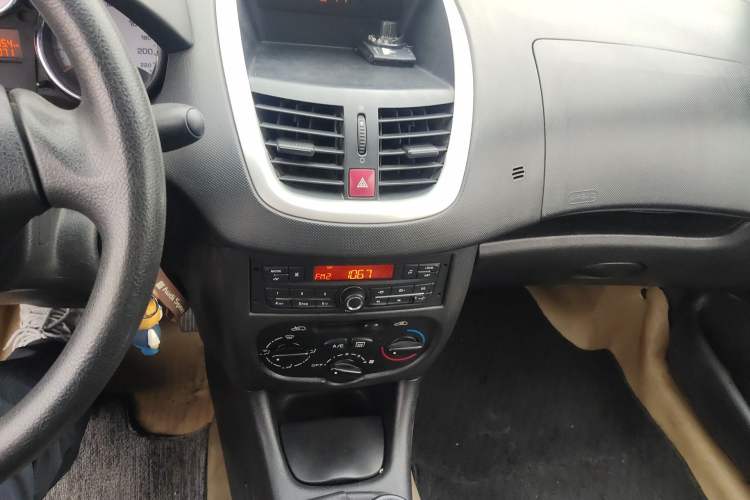 Used Peugeot 207 2011 Sedan 1.4L Manual Yule Edition
