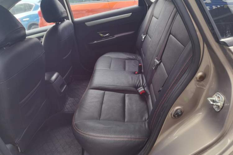 Used FORTHING Joyear S50 2014 1.5L Manual Luxury Model
