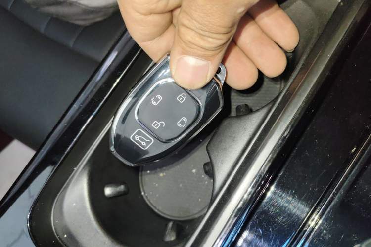 Used GAC Trumpchi M8 2023 Zongshi Series Dual-Motor Flagship Edition Vehicle Key