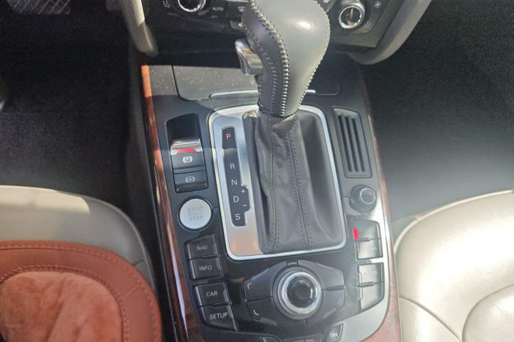 Used Audi A4L 2012 2.0 TFSI Automatic Technology Model Gear Lever